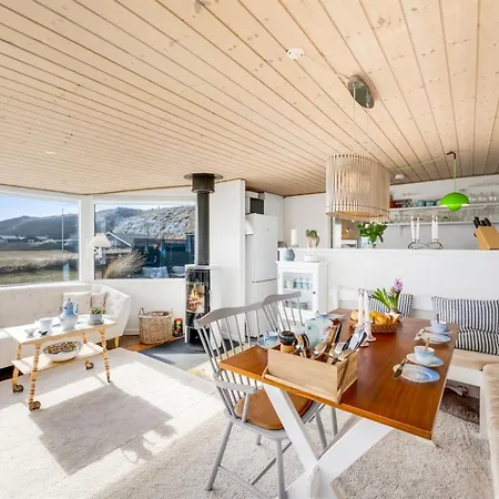 Jorie - 100m From The Sea By Interhome